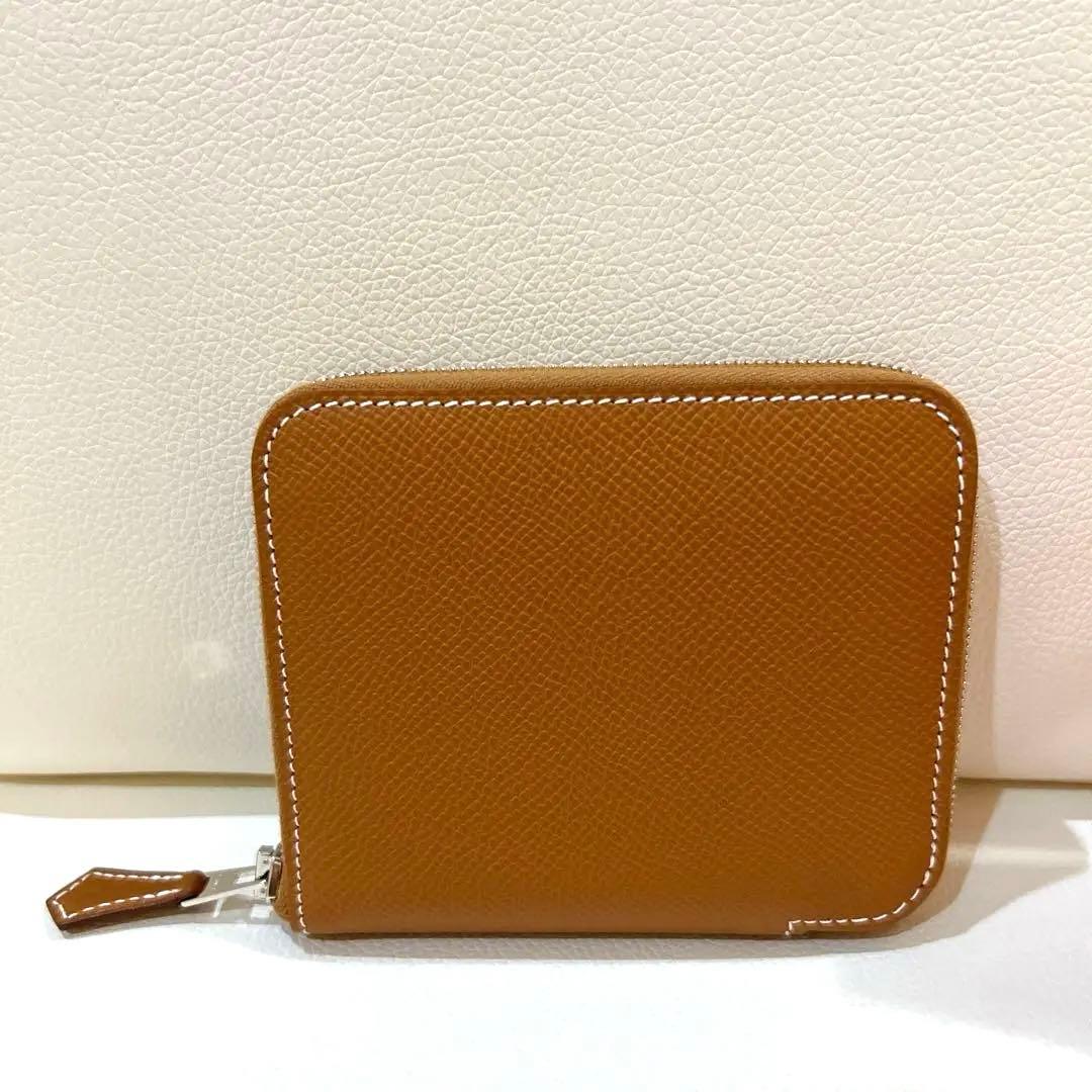 エルメス　財布　シルクインコンパクト　ゴールド