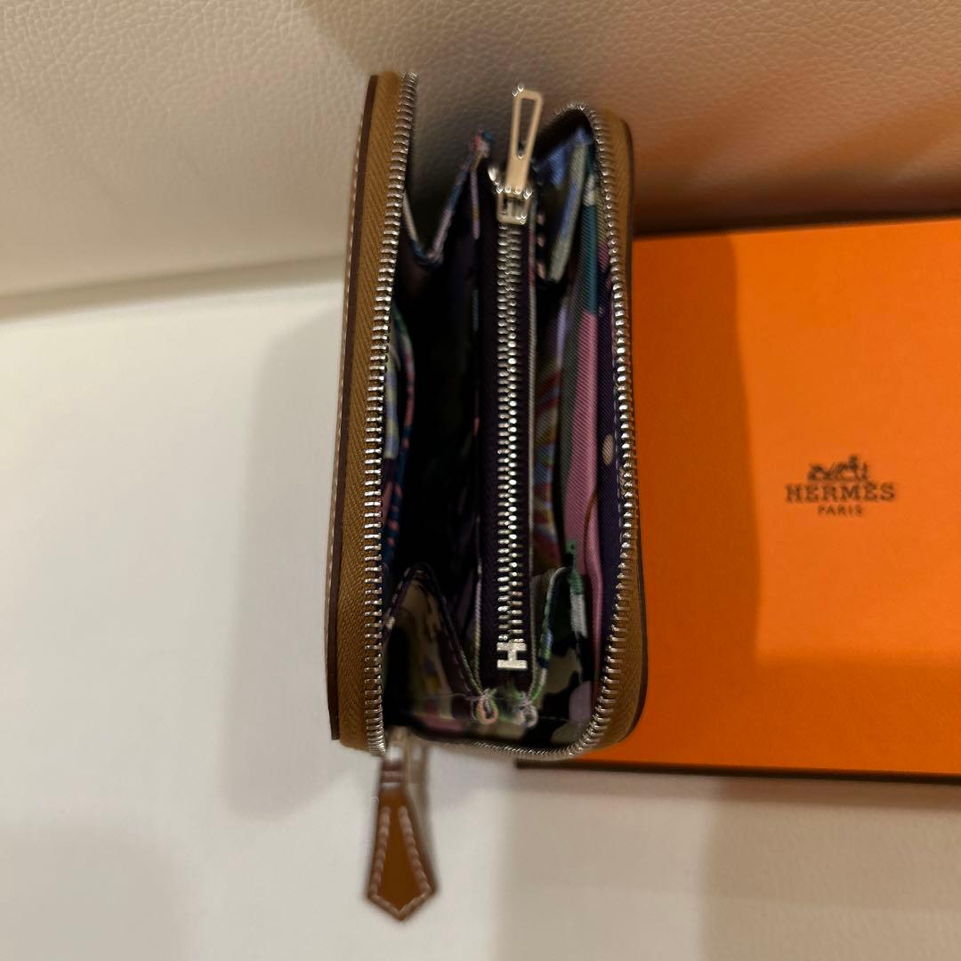 エルメス　財布　シルクインコンパクト　ゴールド