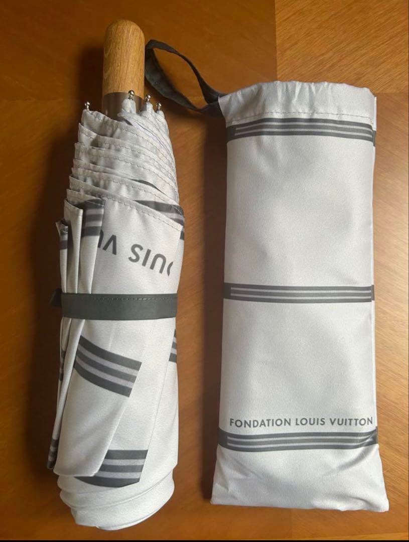 FONDATION LOUISVUITTON フォンダンシオンルイヴィトン 傘