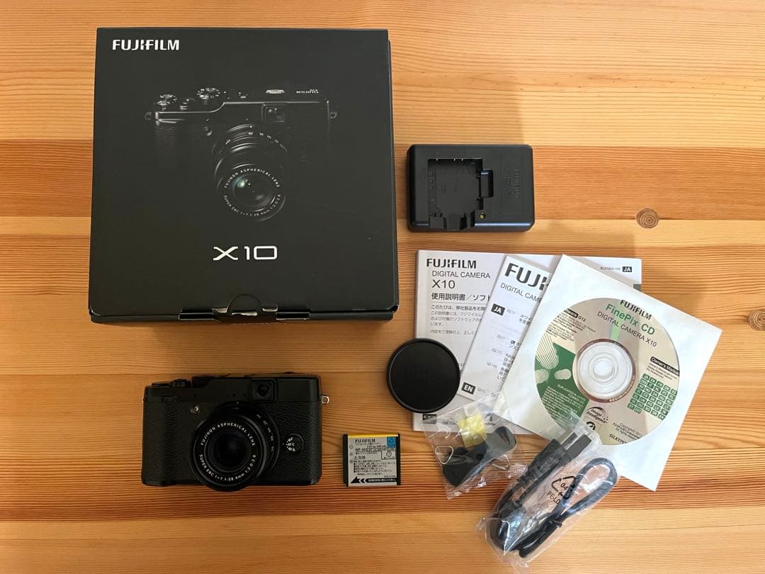 FUJIFILM X10 / ブラック