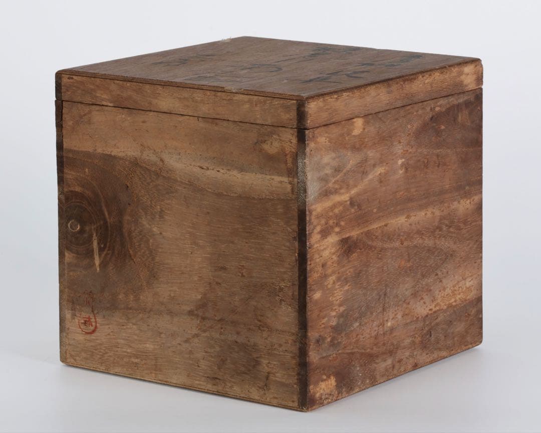 米*郎様 岐阜県 根尾川 菊花石 景石 寄石作品 観音　台座 共箱付 1.8kg