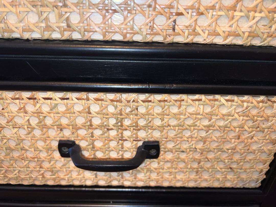 4段チェスト 黒とラタン風