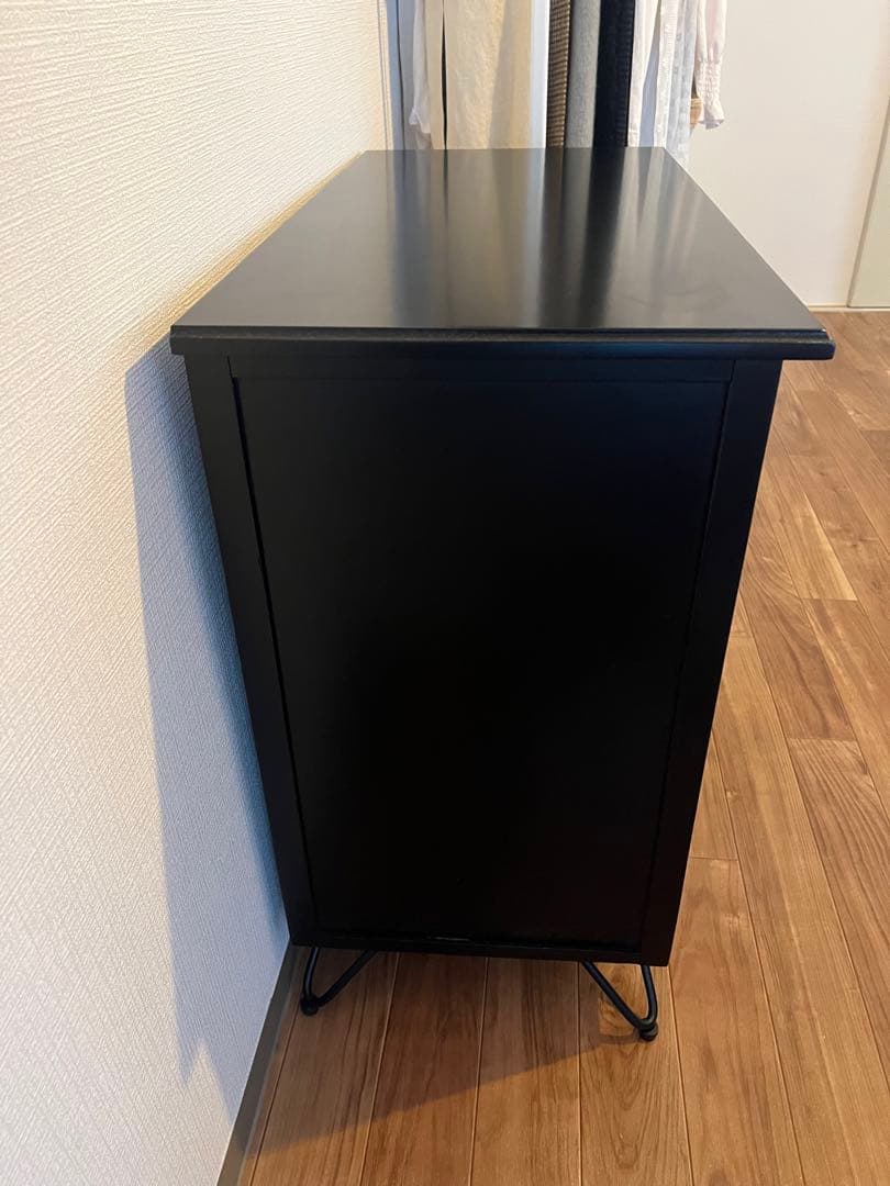 4段チェスト 黒とラタン風