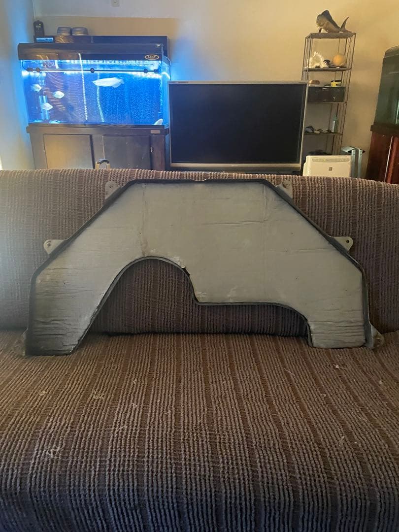 日野グランドプロフィアエンジンカバー