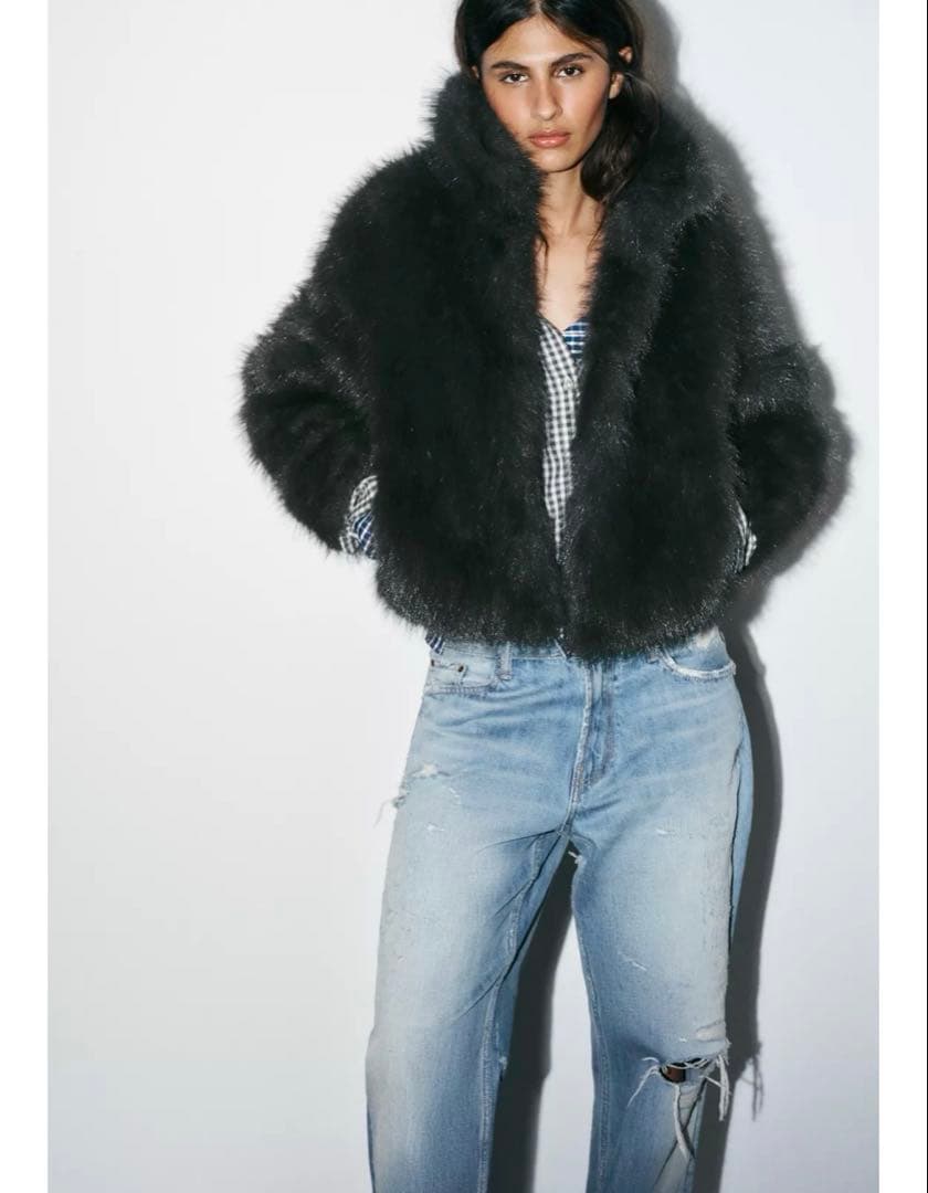 タグ付き新品★ZARAのショートフェイクファーコートトグルボタン付き★XSサイズ