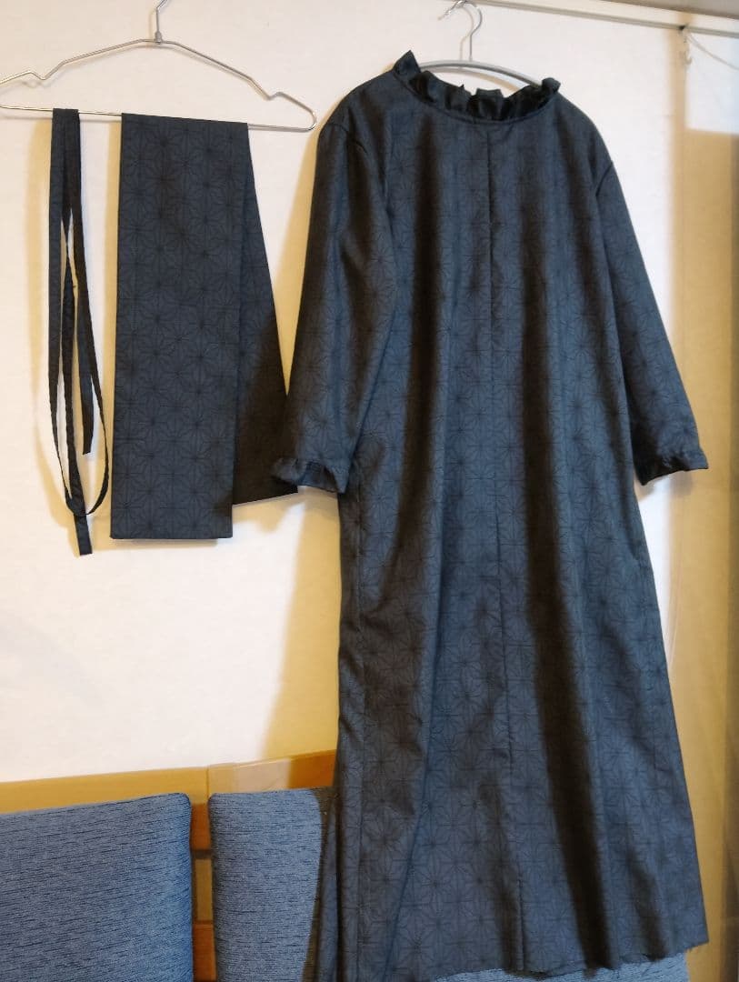 着物リメイク♧大島紬Aラインフリルワンピース♧紺地長袖ストールリボン付き正絹