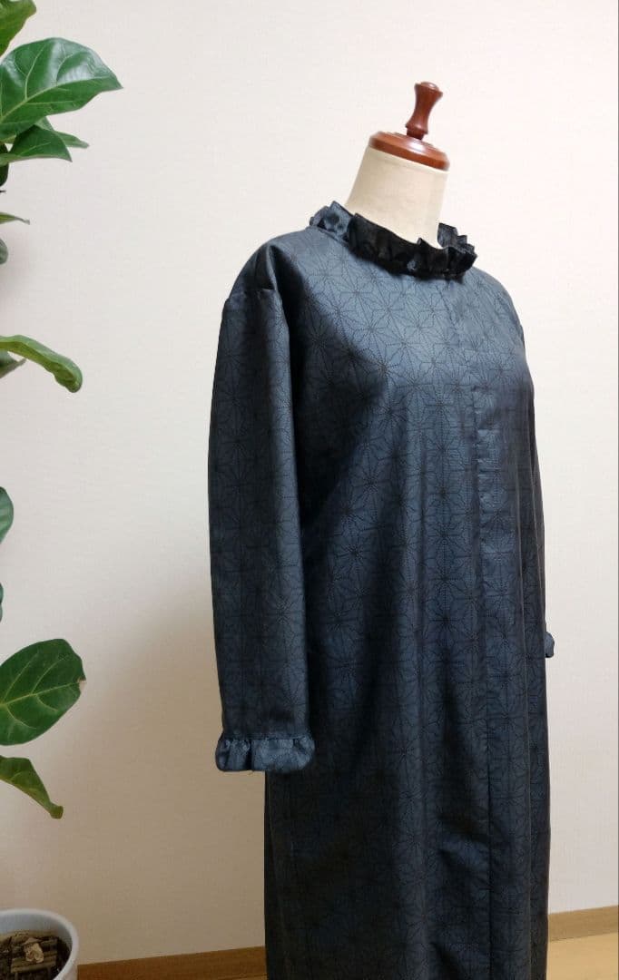 着物リメイク♧大島紬Aラインフリルワンピース♧紺地長袖ストールリボン付き正絹