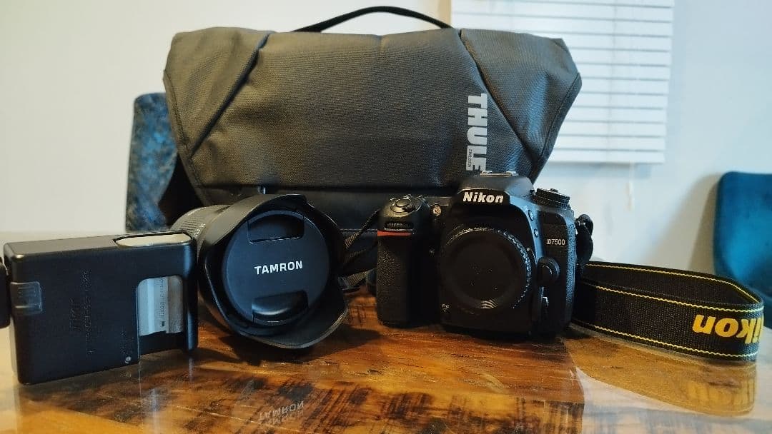 ボ*ん様 Nikon D7500 デジタル一眼レフカメラ収納バッグ、バッテリー取