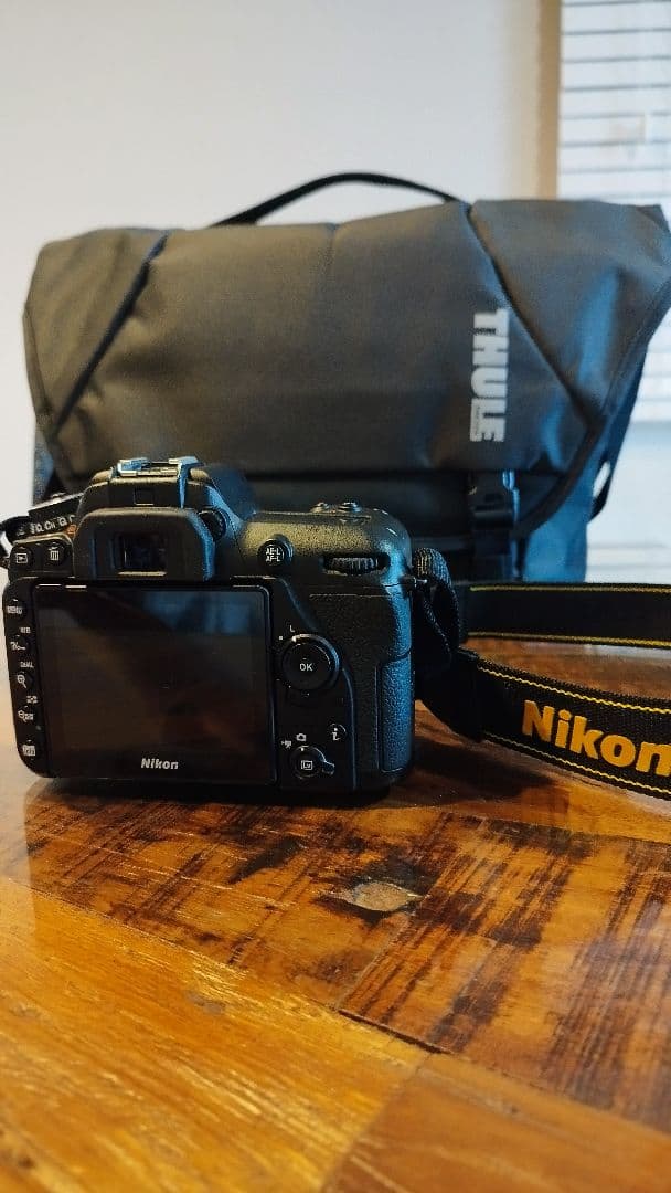 ボ*ん様 Nikon D7500 デジタル一眼レフカメラ収納バッグ、バッテリー取