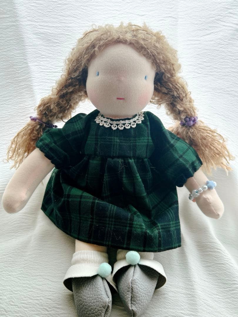 ウォルドルフ人形　B体 カーリーヘアーの女の子