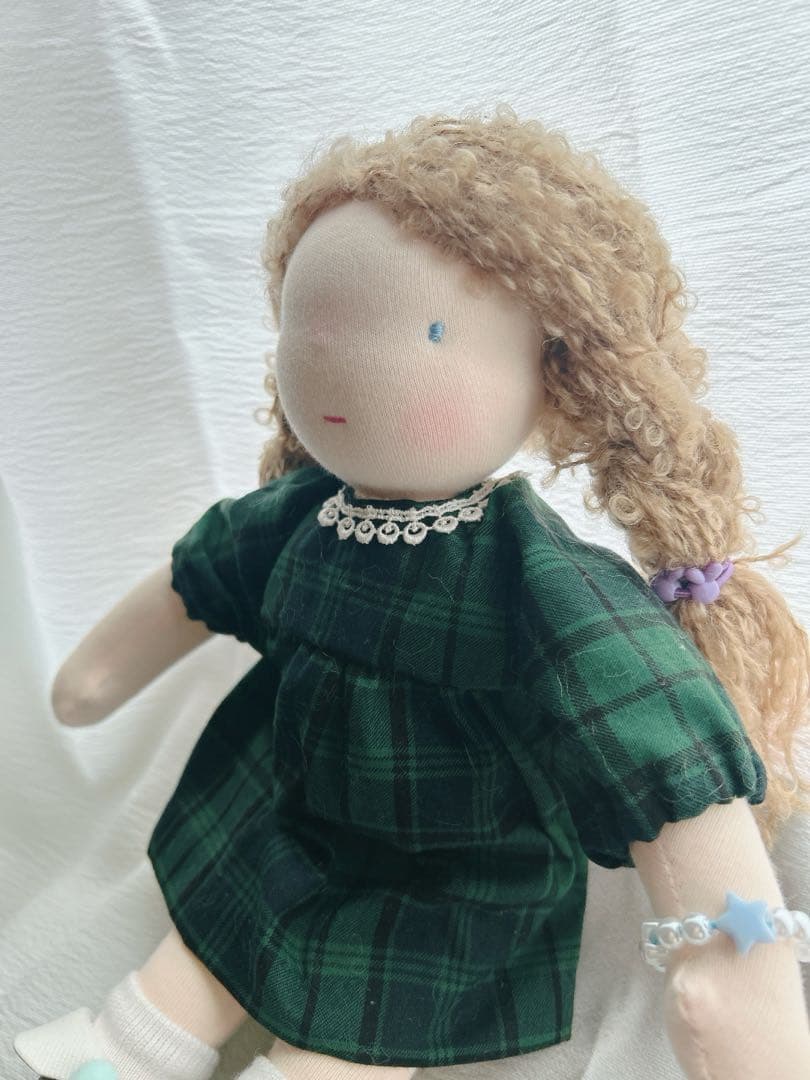 ウォルドルフ人形　B体 カーリーヘアーの女の子