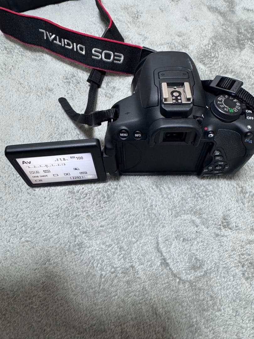 Canon EOS Kiss X7i デジタル一眼レフカメラ