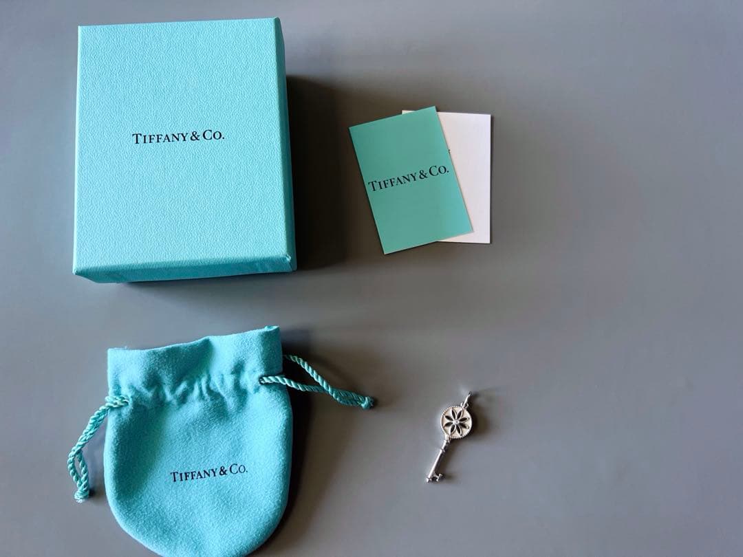 ティファニー　デイジー　ネックレストップ