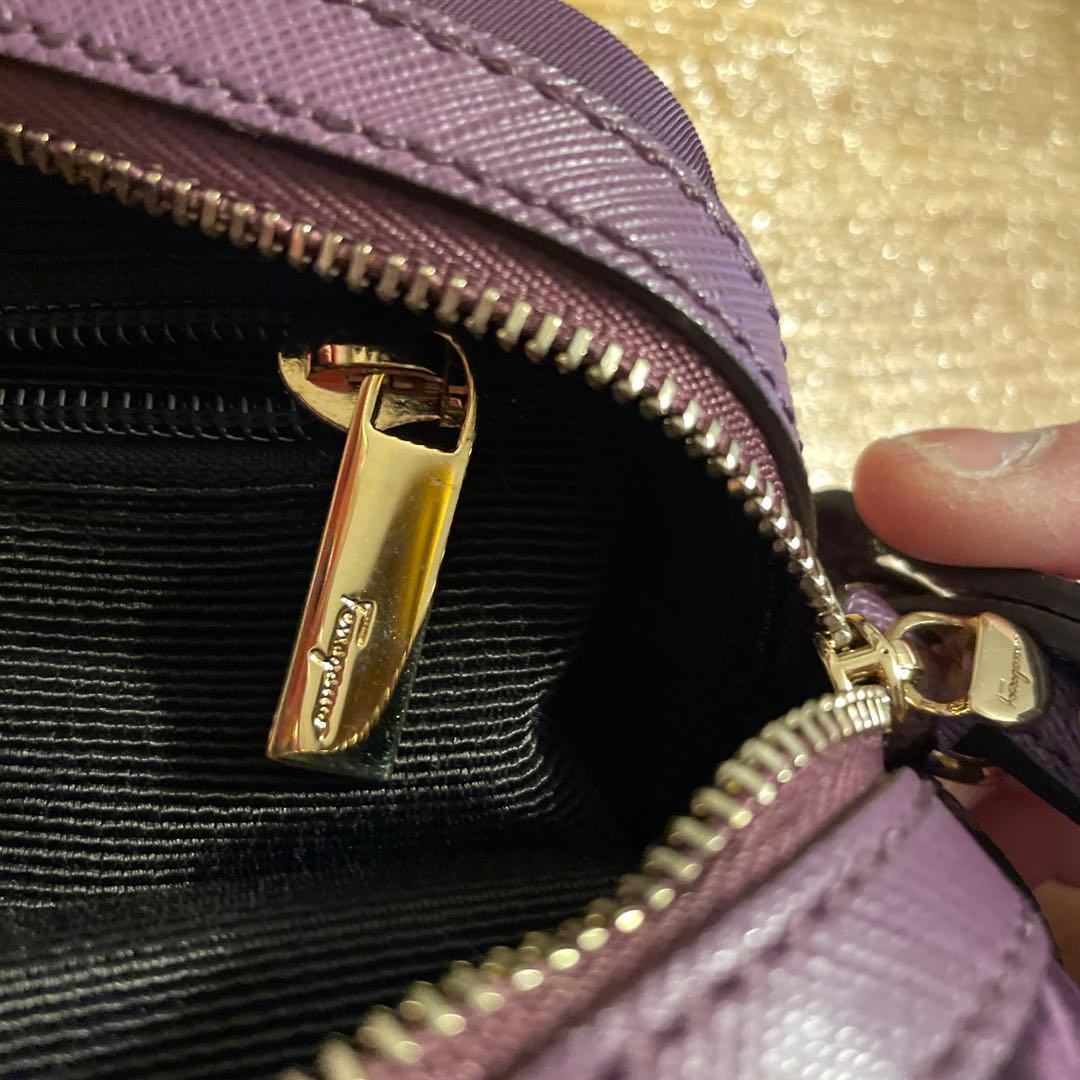 Salvatore Ferragamo ショルダーバッグ　フェラガモ