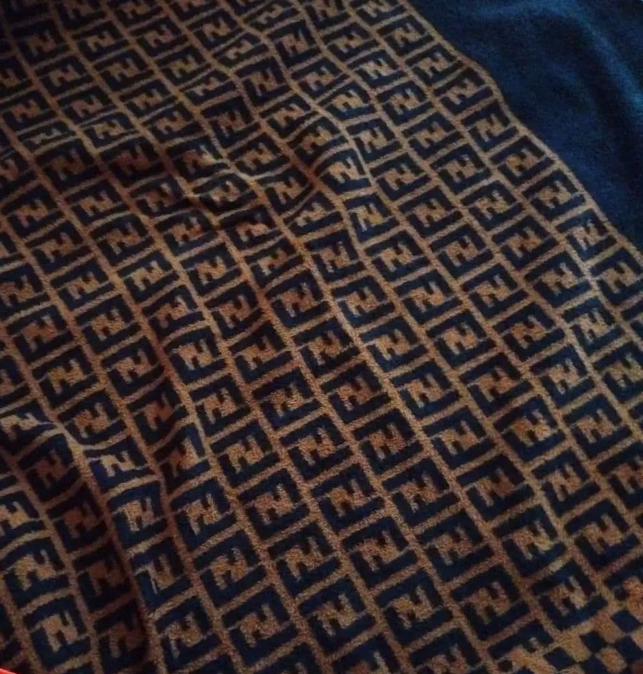 フェンディ 綿毛布