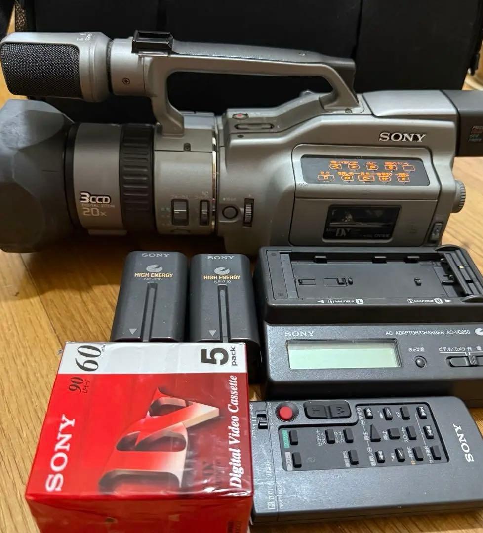 SONY DCR-VX2000 ビデオカメラ 動作品／充電器・バッテリー3個
