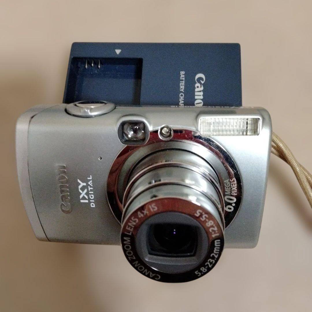 Canon IXY DIGITAL 800 IS 本体と付属品