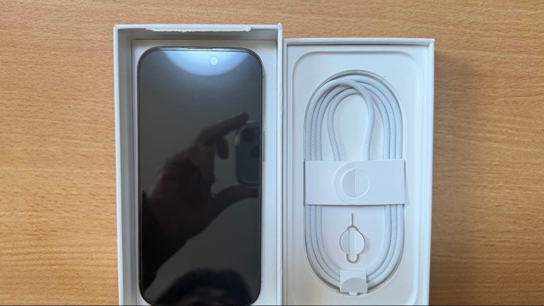 s*n様 中古品　iPhone 16 pro Natural Titanium