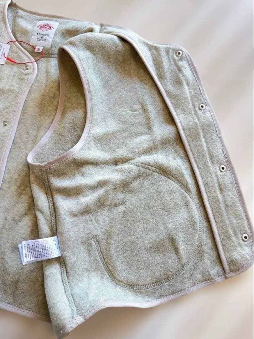 する吉ページです。フリース カラーレスベスト レディース38