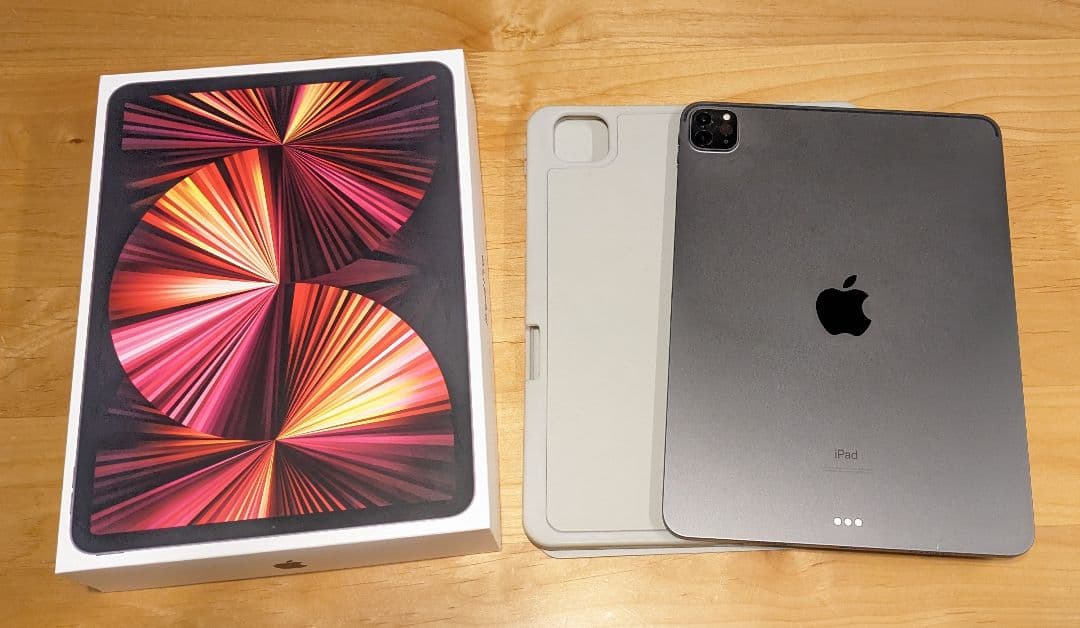 iPad Pro 11インチ 第3世代 M1 スペースグレイ ケース付き