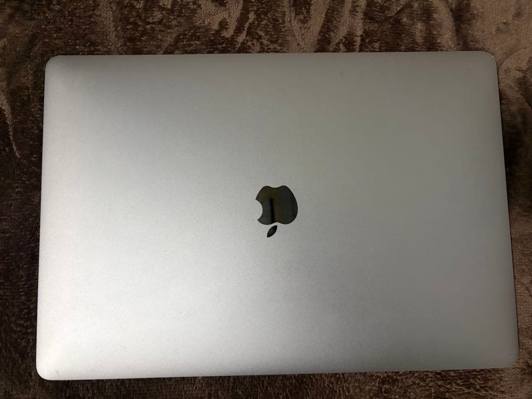 MacBook Pro 2016 15インチ i7 8GB 256GB シルバー