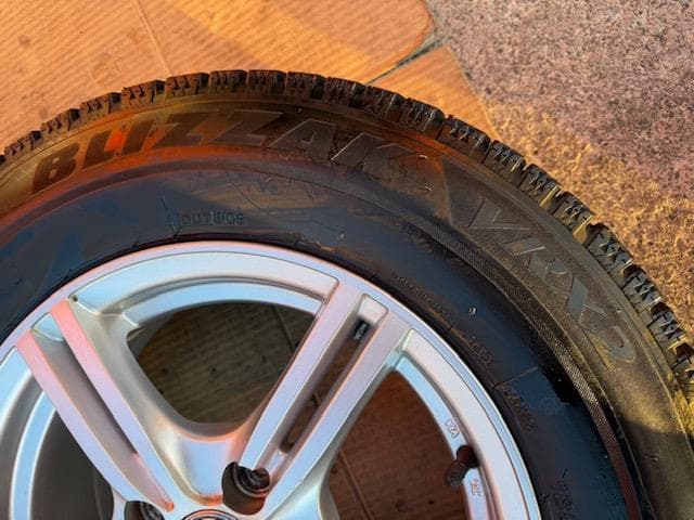 カローラ フリード (4H) ノート スタッドレスセット 185/70R14