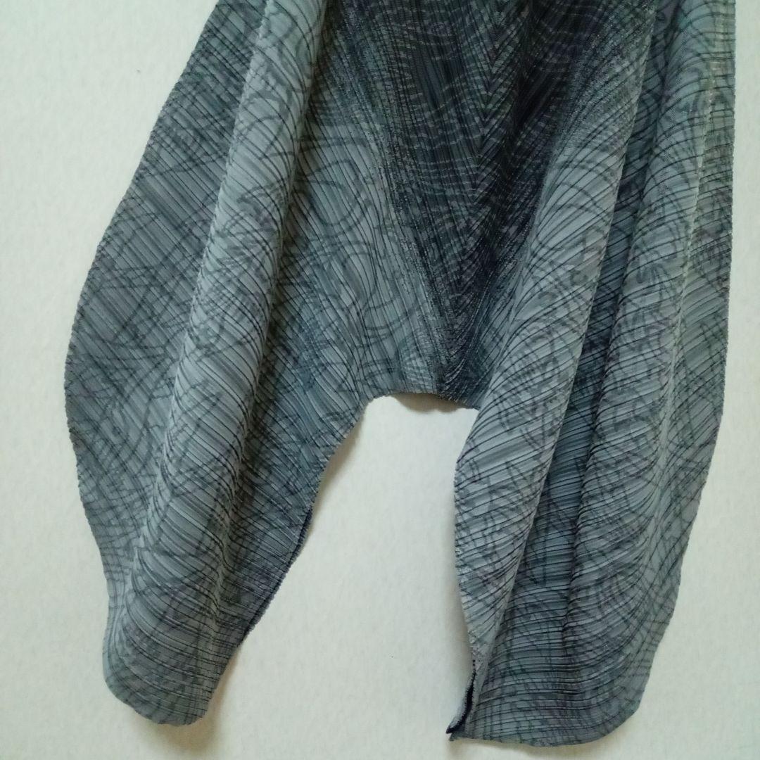 【最終価格】ISSEY MIYAKE　斜めプリーツ　脇開き仕様　サルエル