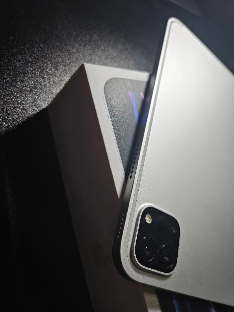 iPad Pro 11インチ128G 第4世代　wi-fi　キーボードケース付