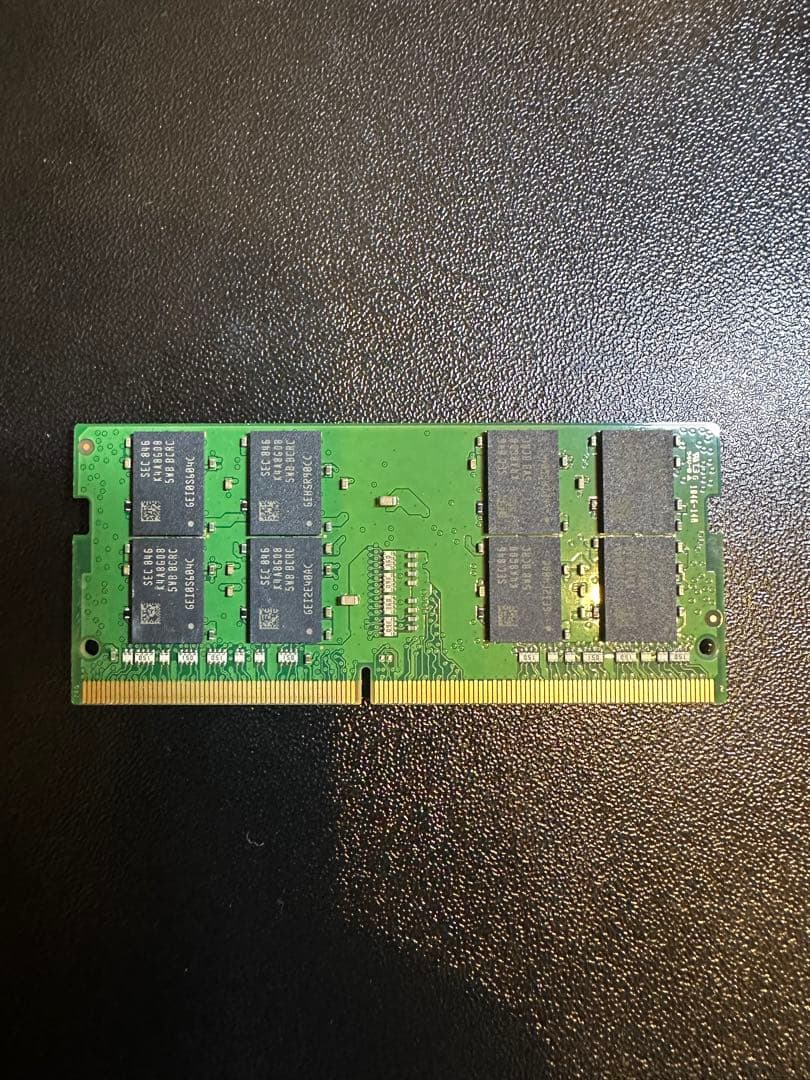 Samsung DDR4 16GB メモリ
