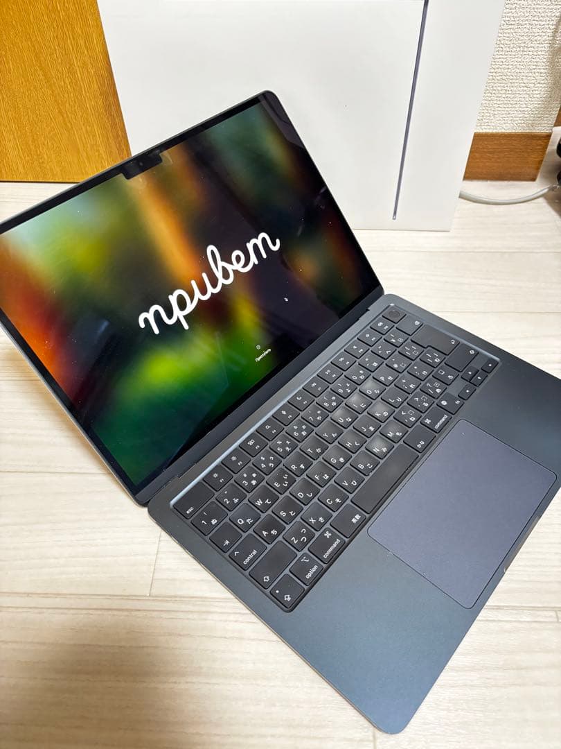 MacBook Air M2 13インチ　8GB 256GB