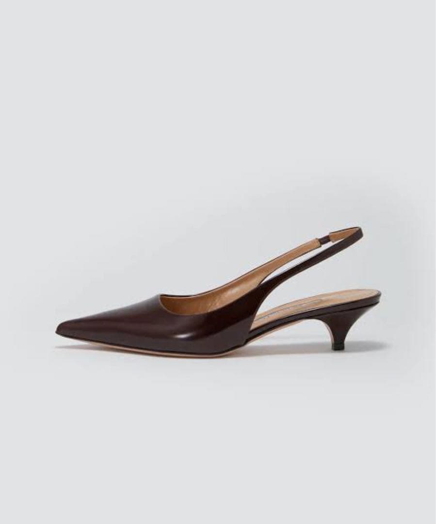 定番人気　PELLICO ペリーコ　バックストラップパンプス