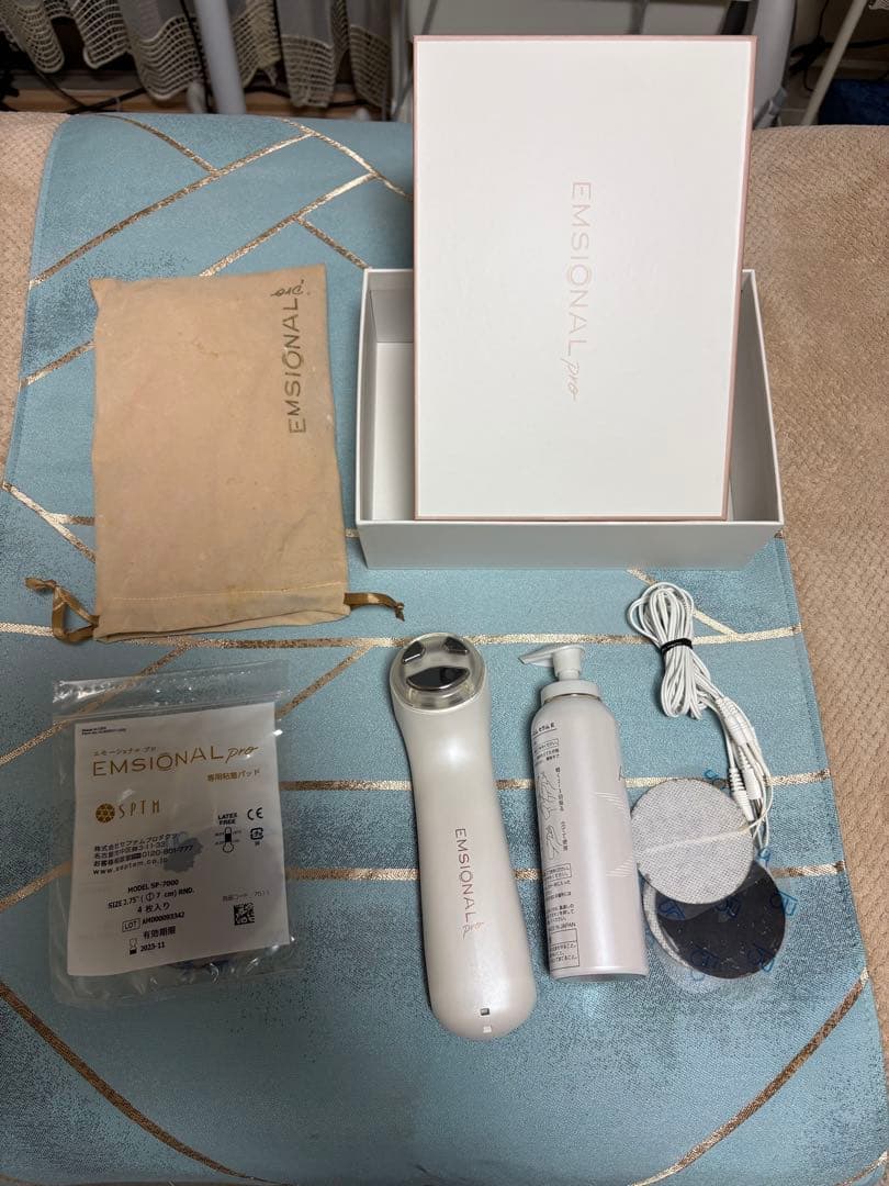 セプテム　エモーショナルプロ　エモプロ　美顔器