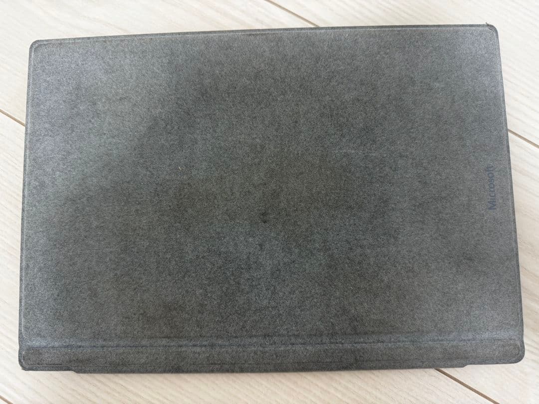 surface Pro7　プラチナ