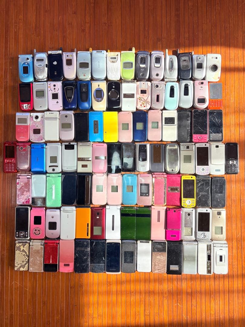 ガラケー動作未確認 キャリア 機種 色々 ジャンク 100台
