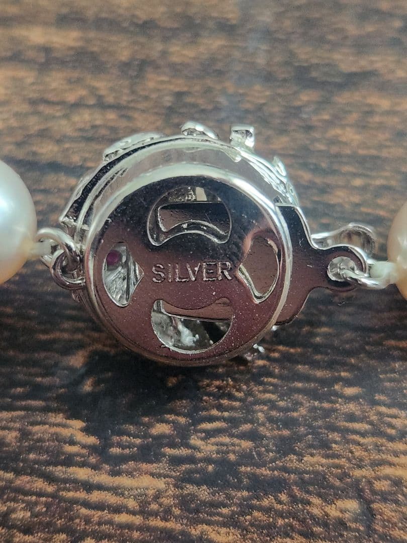 パールネックレス 装飾付きクラスプ