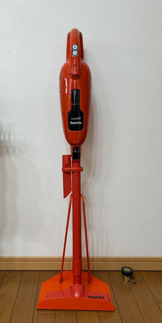マキタのターボ60 充電式クリーナー CL113FD