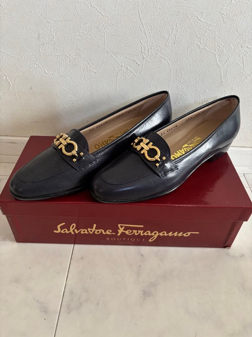 SalvatoreFerragamo 6 1/2 RAMONAレザー ローファー