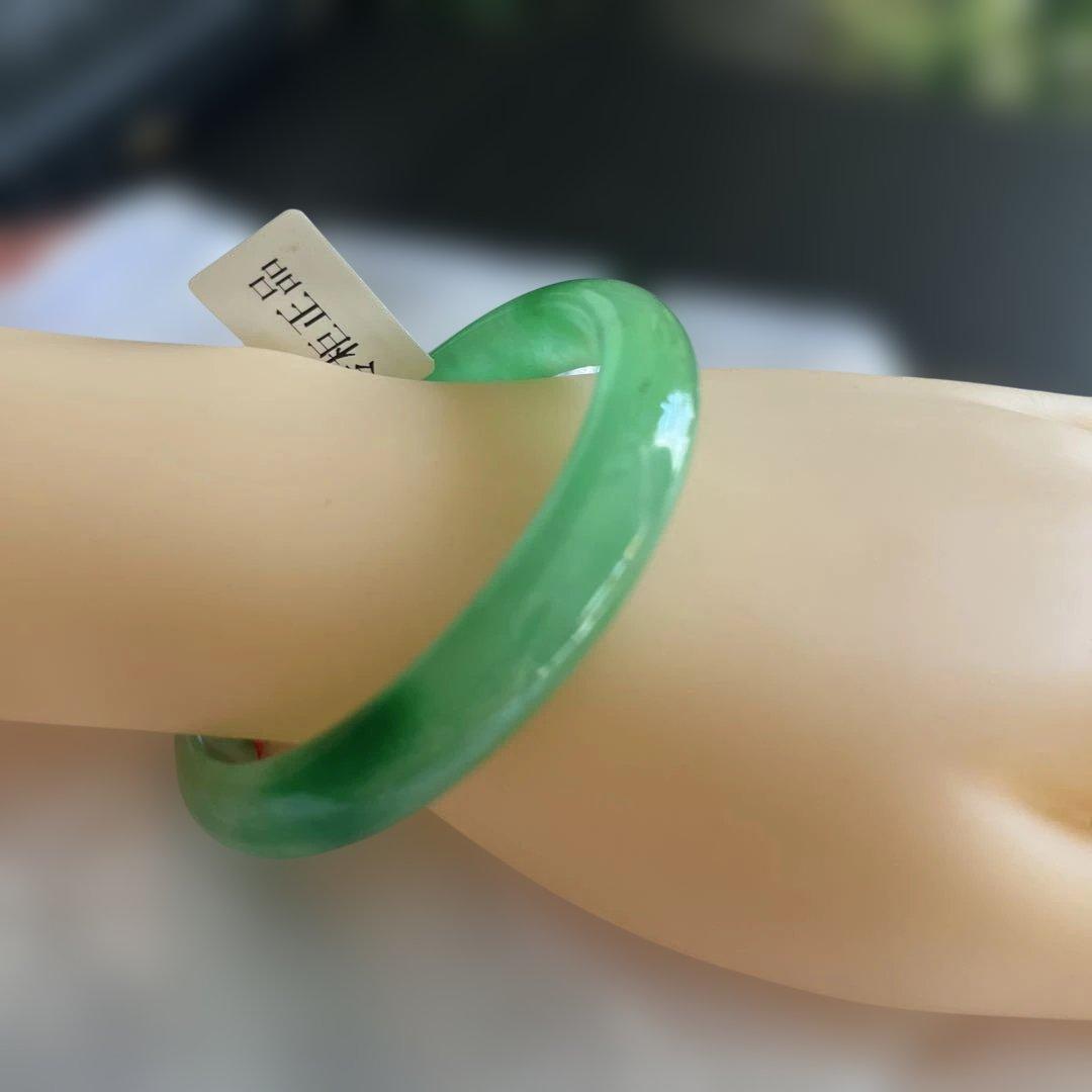 緑翡翠飘花バングル