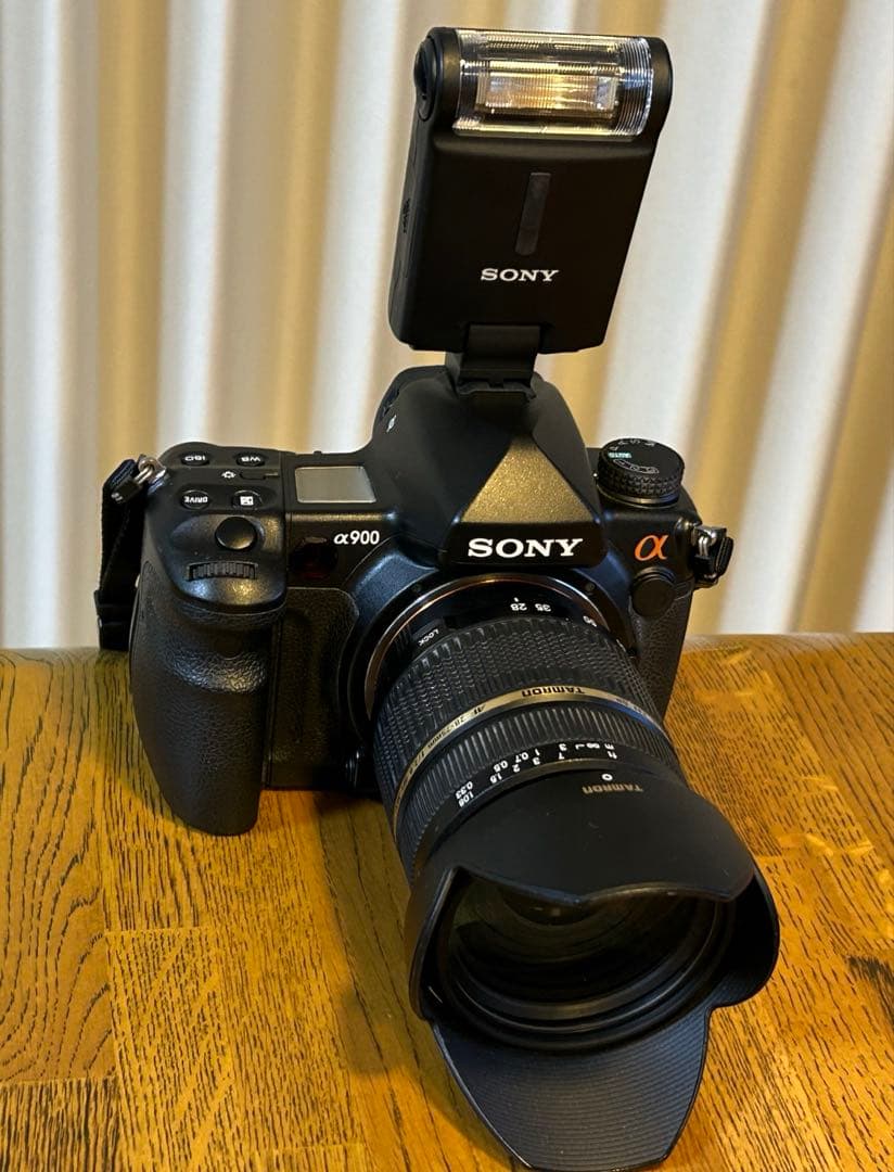 超美品SONY α900 デジタルカメラセット充実の付属品。純正アルミケース付き