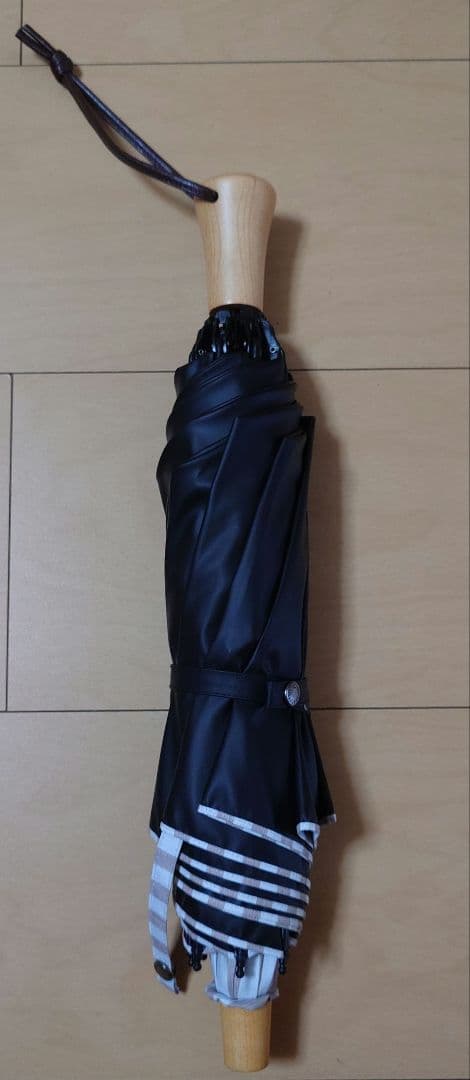 サンバリア100 折りたたみ日傘　2段折 モカ　ストライプ