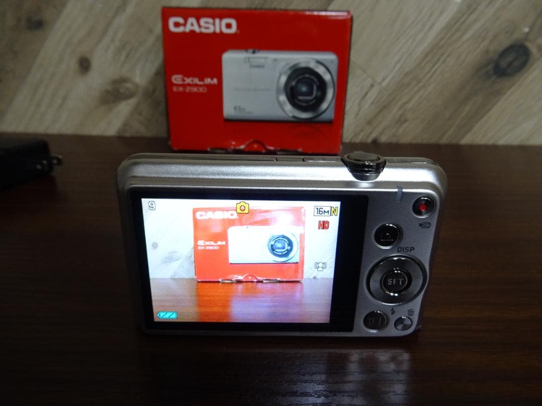 C*a様 天043 カシオ EXILIM EX-Z900 コンデジ 電源OK
