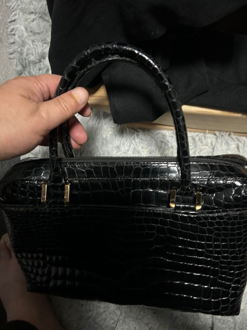 【訳あり】ブラック クロコダイルハンドバッグ