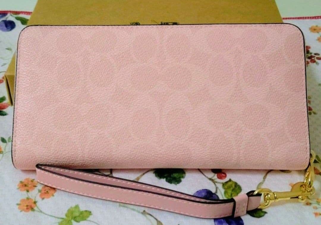 ☆新品未使用❀COACH 長財布❀ピンク★　　　★アウトレットCW778★