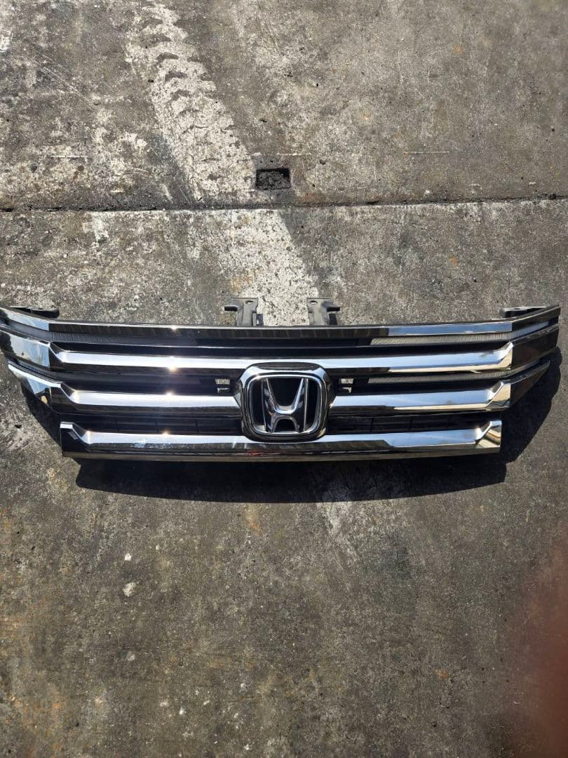 RK5　ホンダ　ステップワゴン　LEDフロントグリル　後期