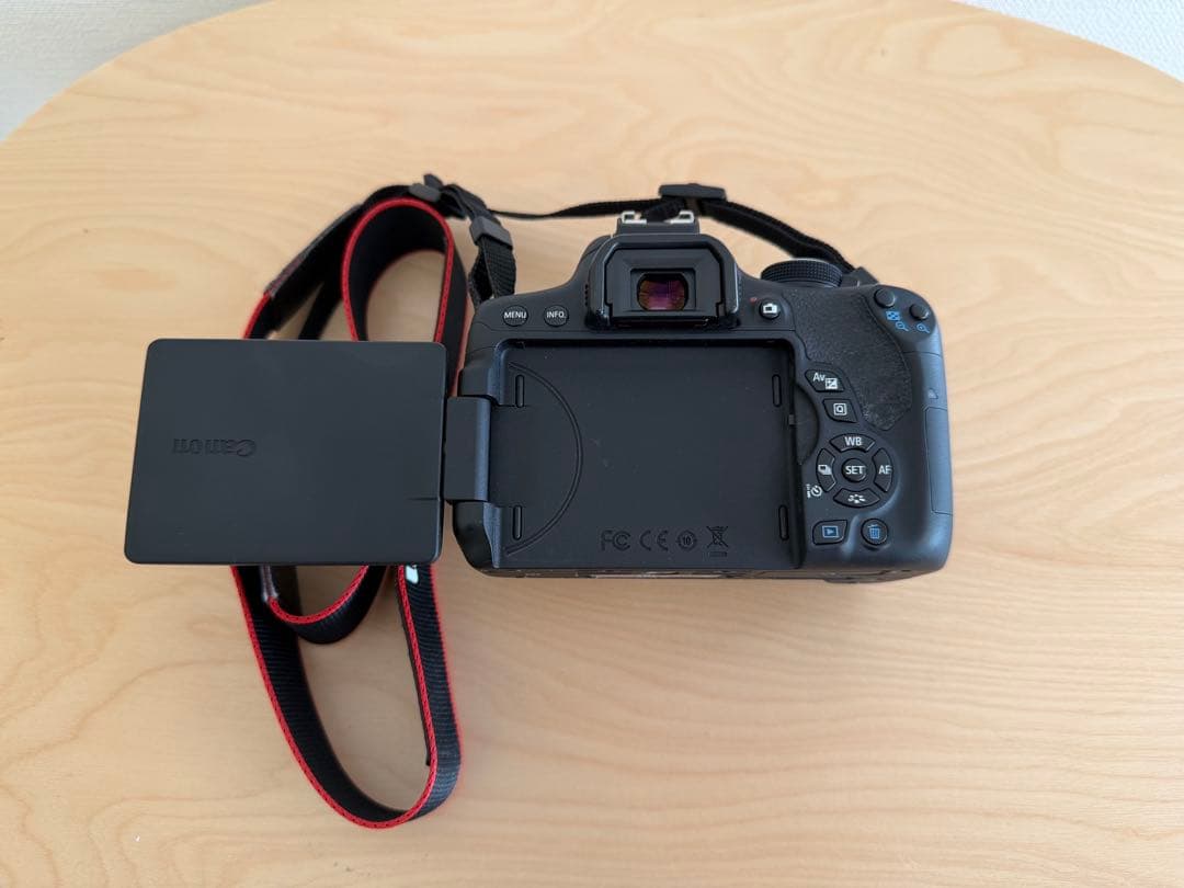 Canon EOS Kiss X8i キャノン デジタル一眼レフカメラ キット