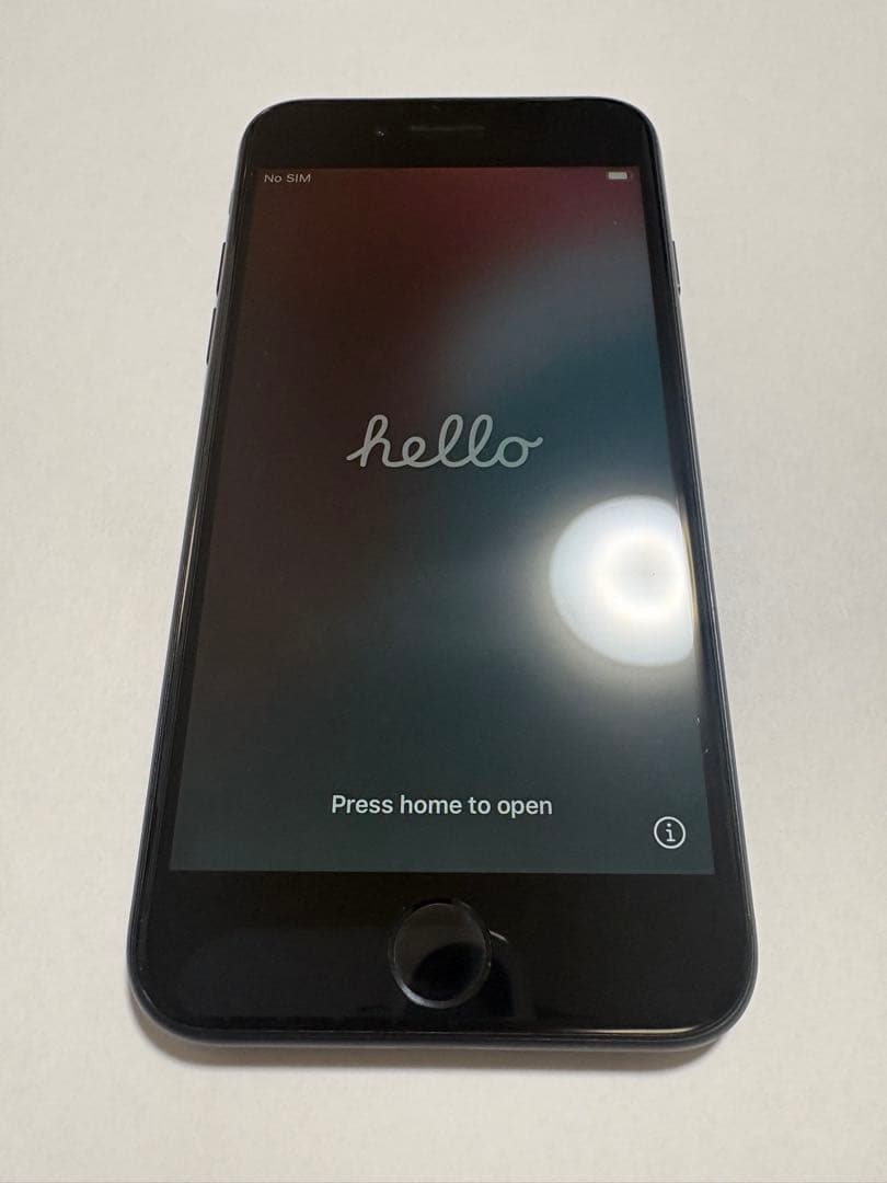 【美品】iPhoneSE（第二世代）ブラック 64GB SIMフリー