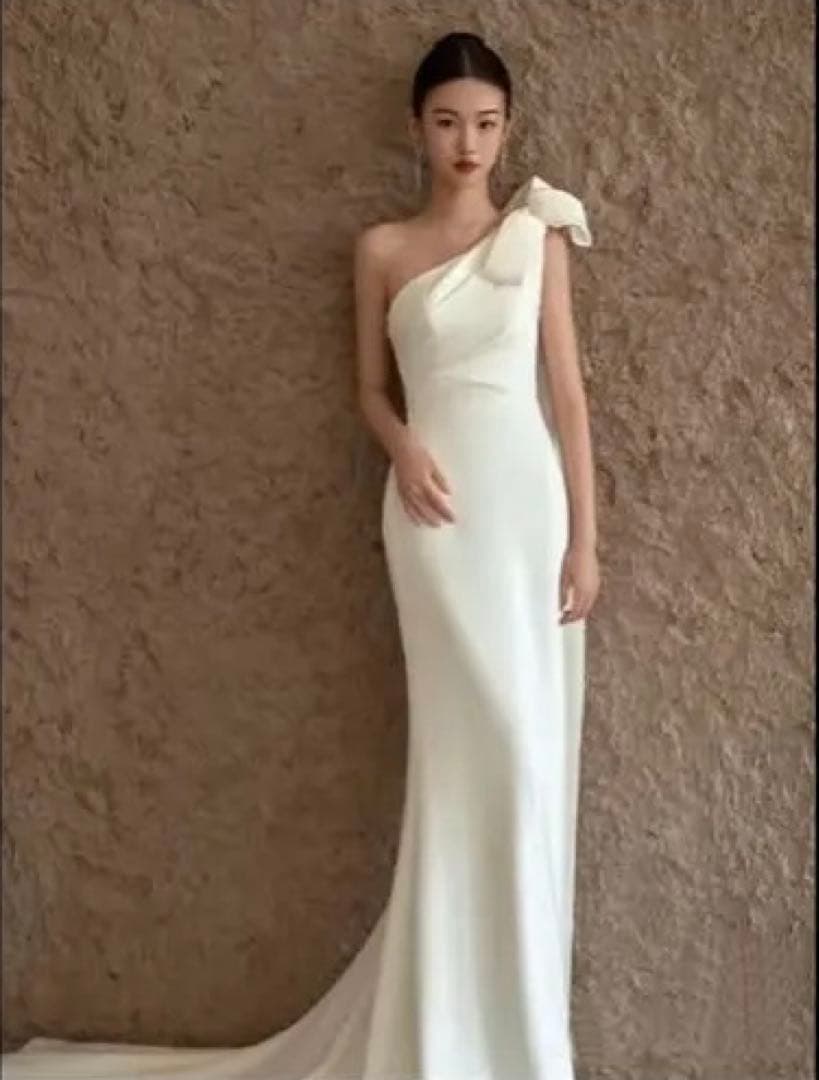 ホワイトワンショルダー　ウェディングドレス　マーメイド　前撮り 二次会