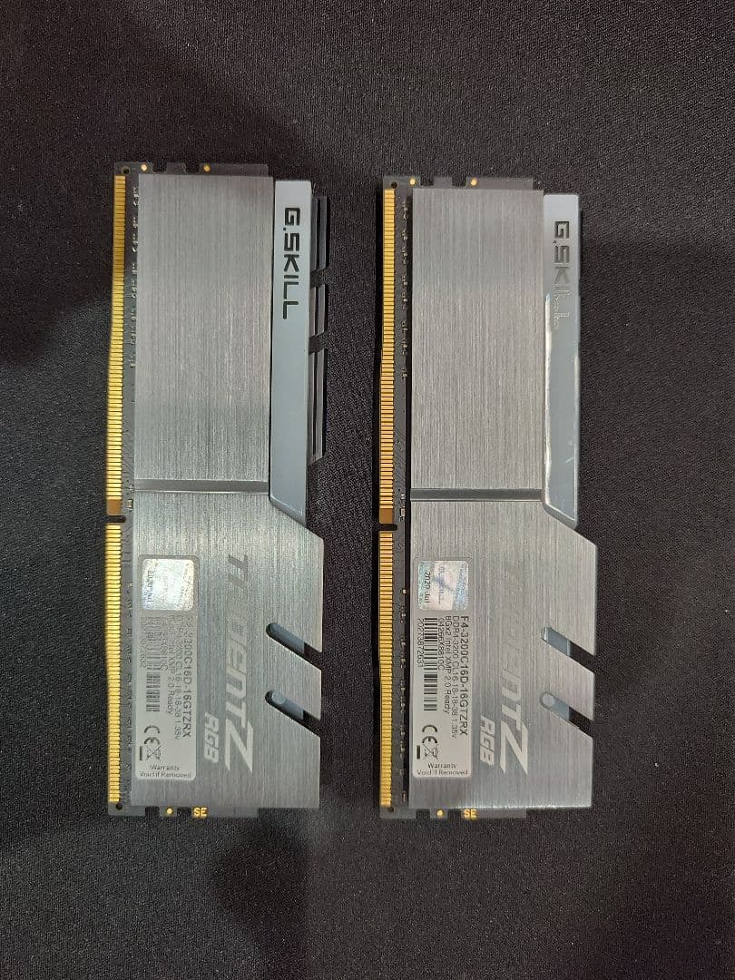 メモリー G.SKILL TridentZ RGB F4-3200C16D-16GTZRX