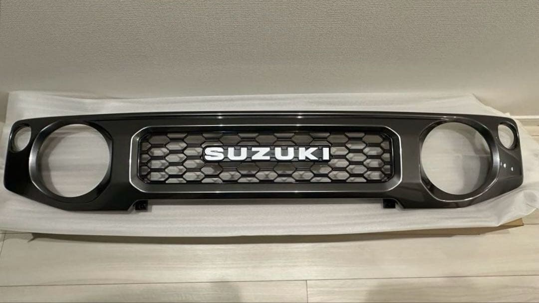 新品未使用　ジムニーノマド　純正　オプション　フロントグリル
