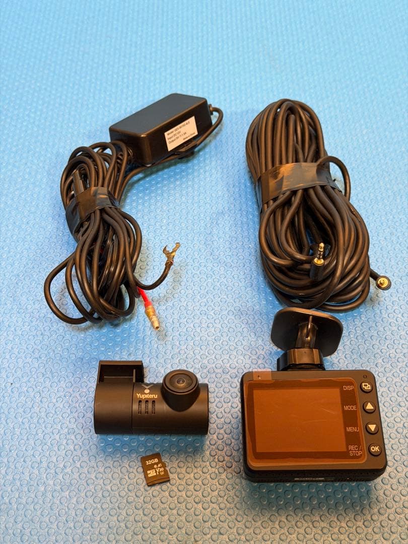 ドライブレコーダー前後タイプ　Yupiteru製　SN-TW84d-